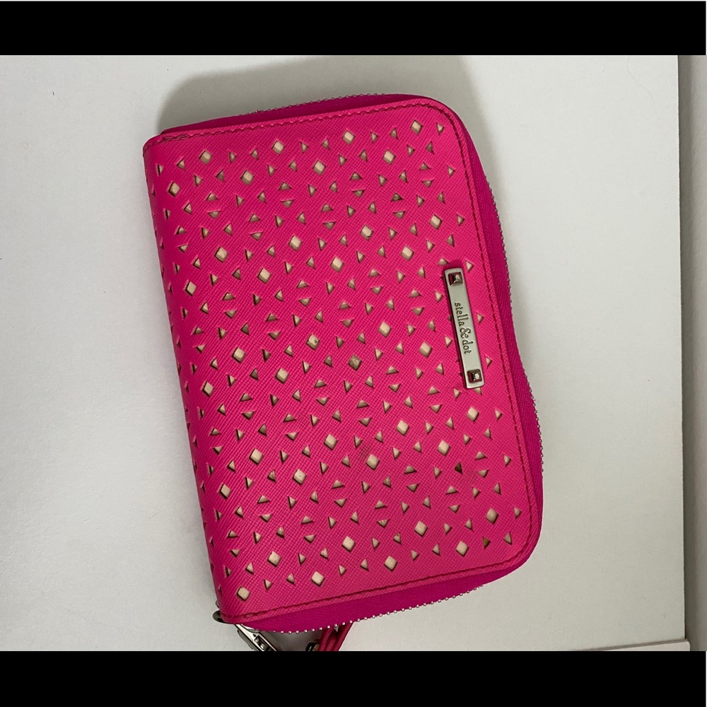 Stella & Dot Hot Pink Wristlet